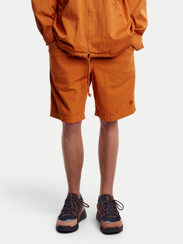 Aatu-shortsit, auringonlasku