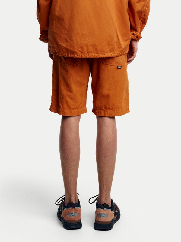 Aatu-shortsit, auringonlasku