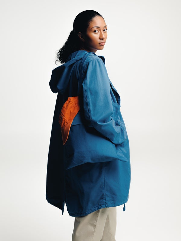 Pitk&auml; anorakki, y&ouml;taivas