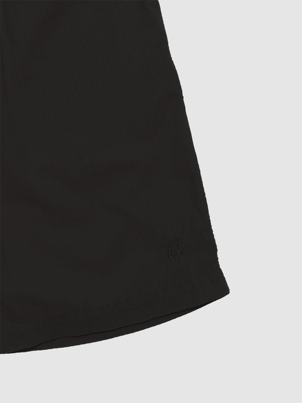 Aatu-shortsit, musta