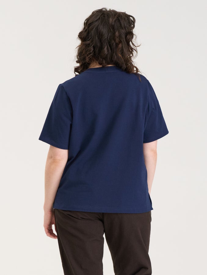 Laura-T-paita, musteensininen