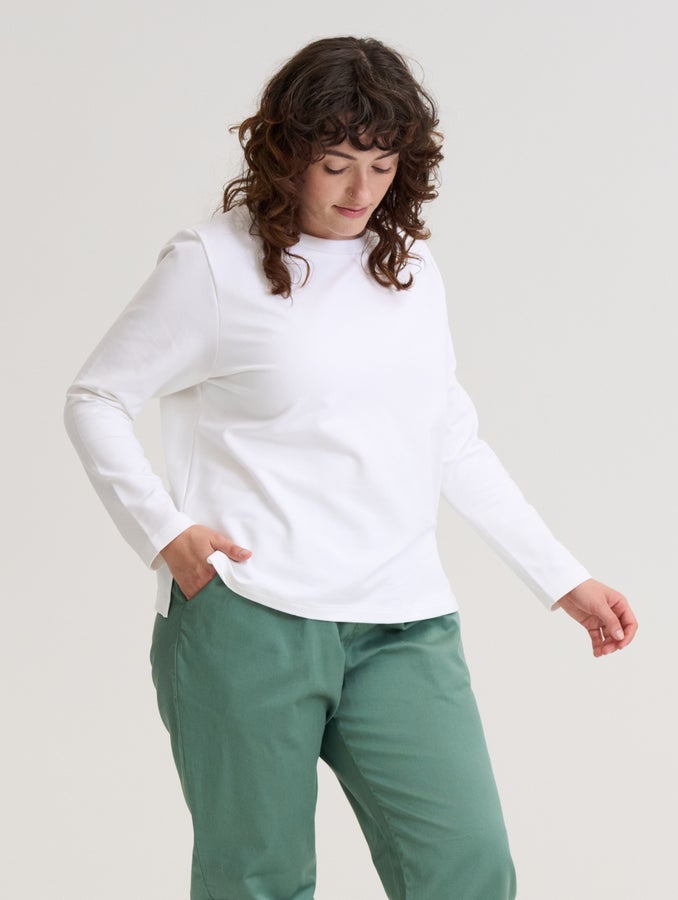 Julie (171 cm) k&auml;ytt&auml;&auml; kokoa L.