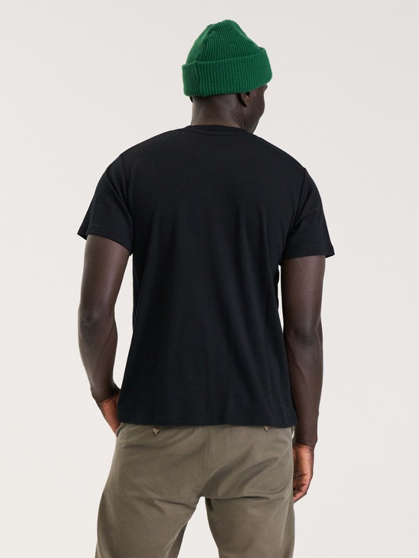 Klassikko-T-paita, musta