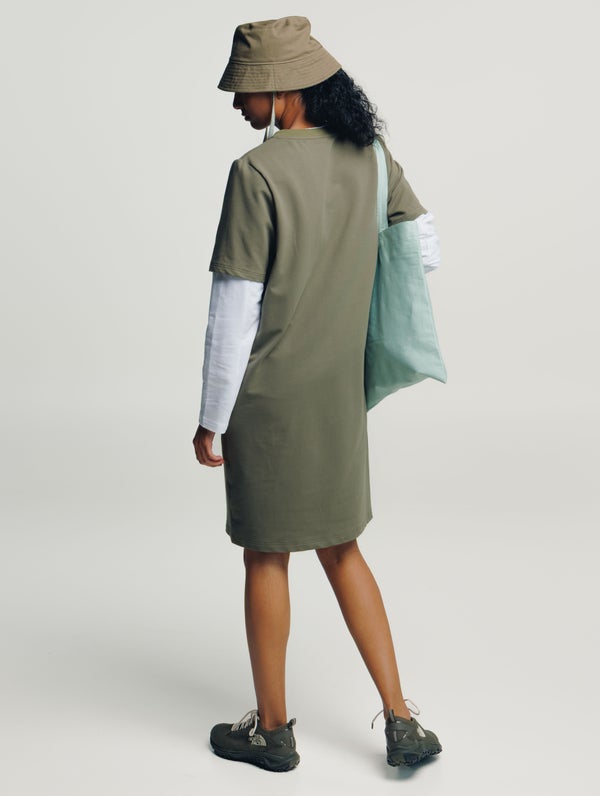 Henna-T-paitamekko, sammal