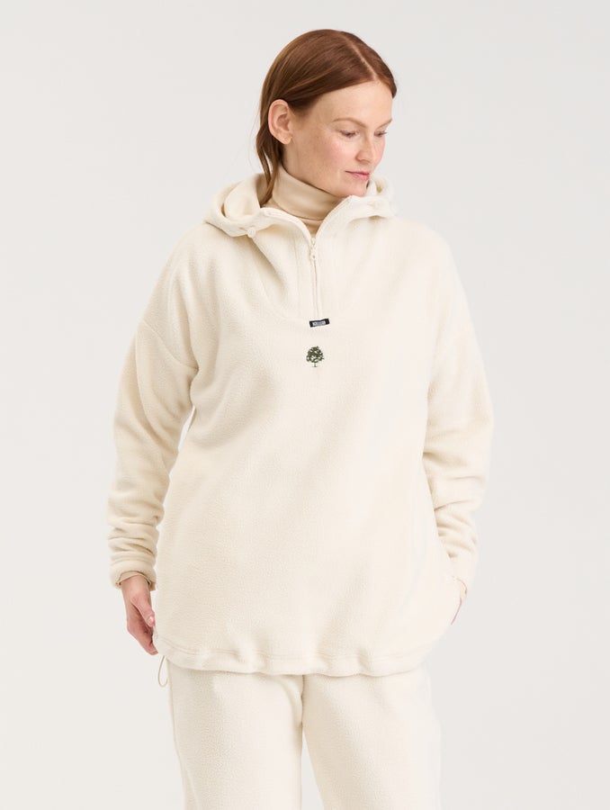 Kiia (174 cm) k&auml;ytt&auml;&auml; kokoa S.