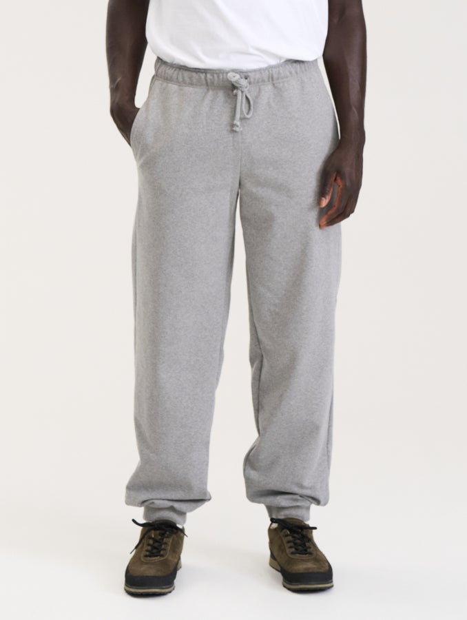 Collegehousut, savunharmaa