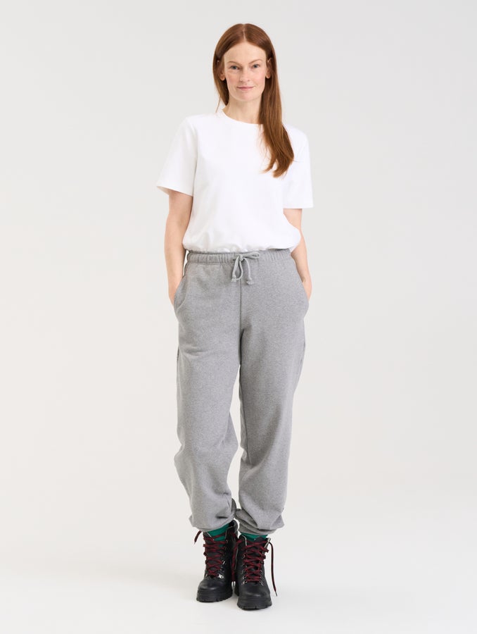 Collegehousut, savunharmaa