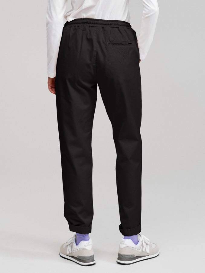 Suorat anorakkihousut, musta